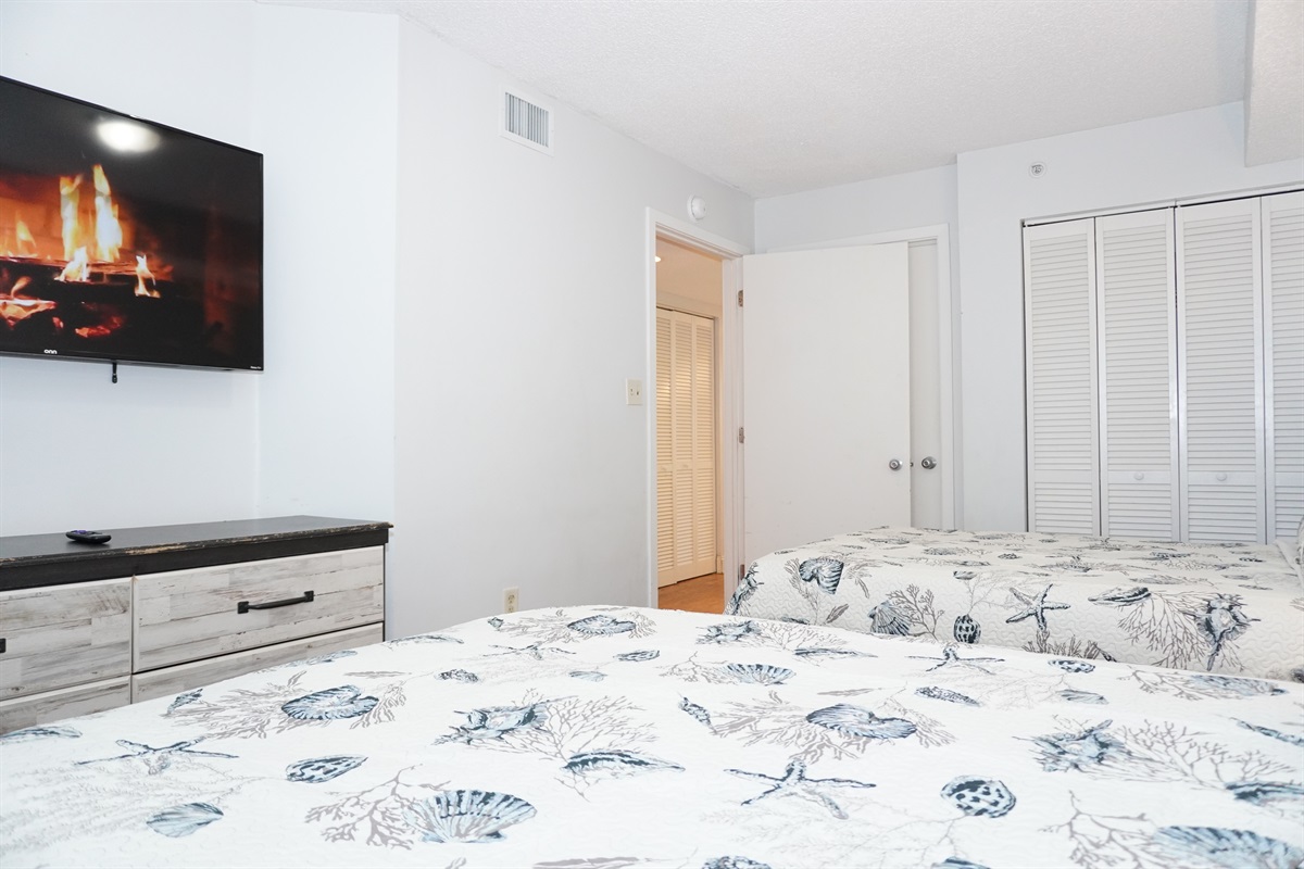 Storage and access to shared, hall bath