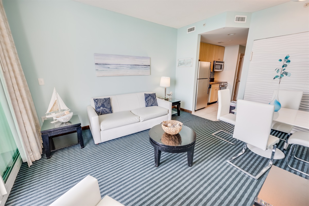 Living Room with Stunning Views🌊☀️