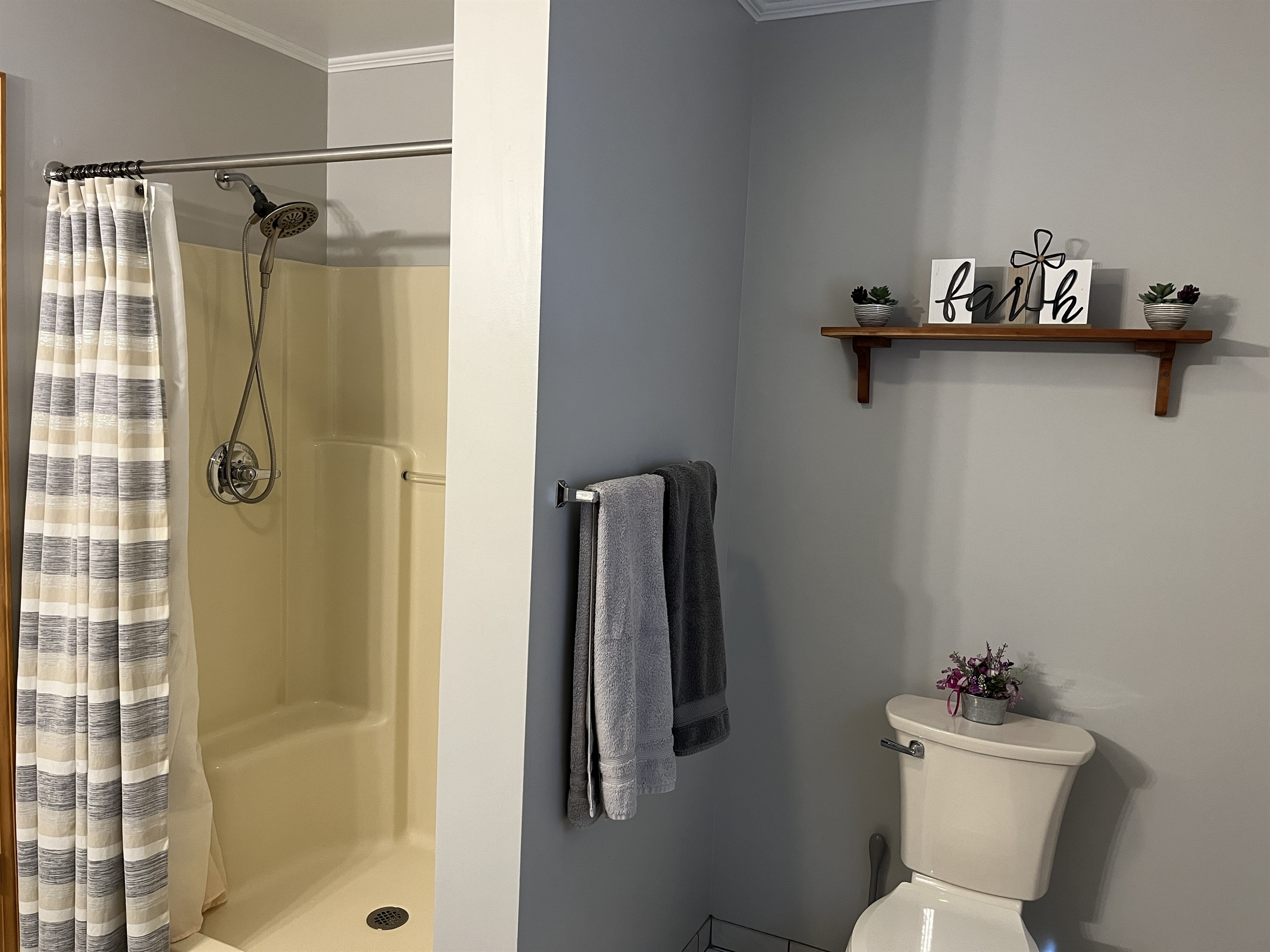 1st floor bath with shower and jacuzzi tub
