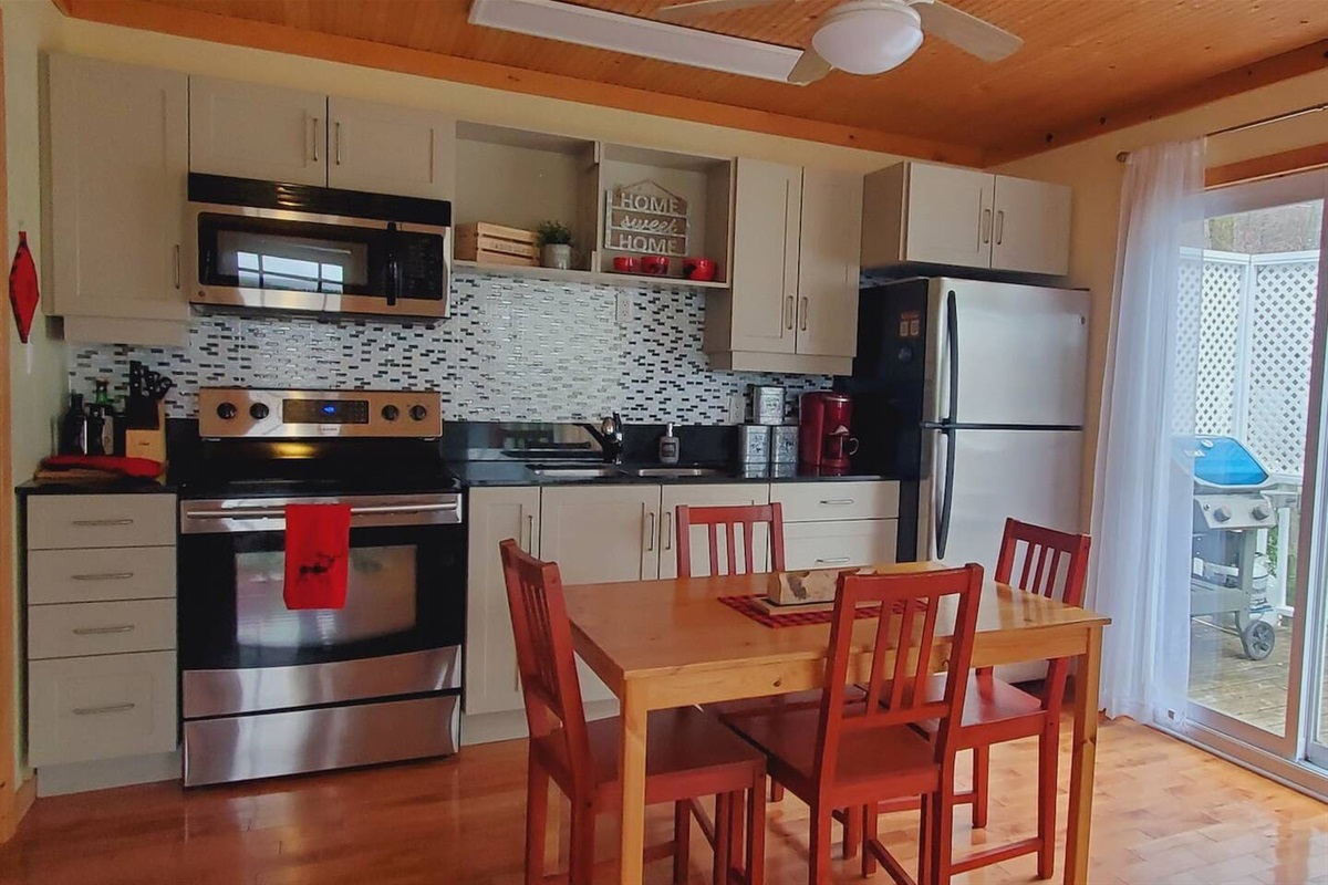 Kitchen with good counter space and nice appliances