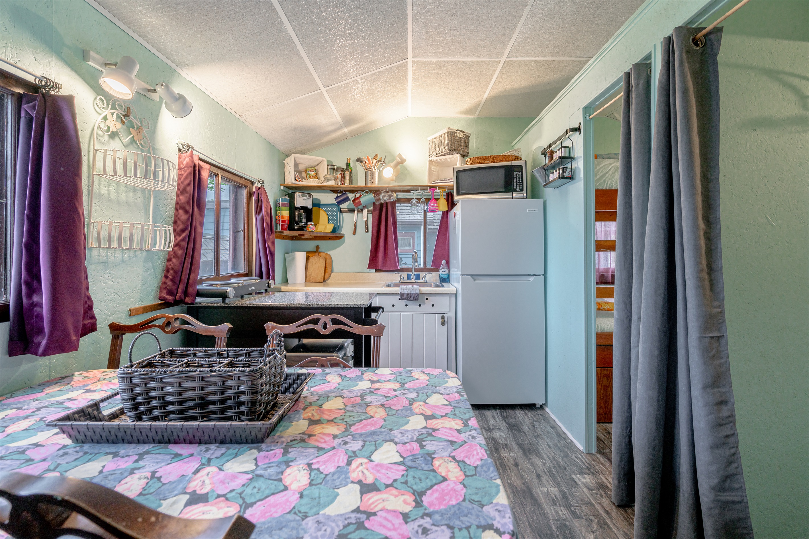 Dining/ Kitchen Area