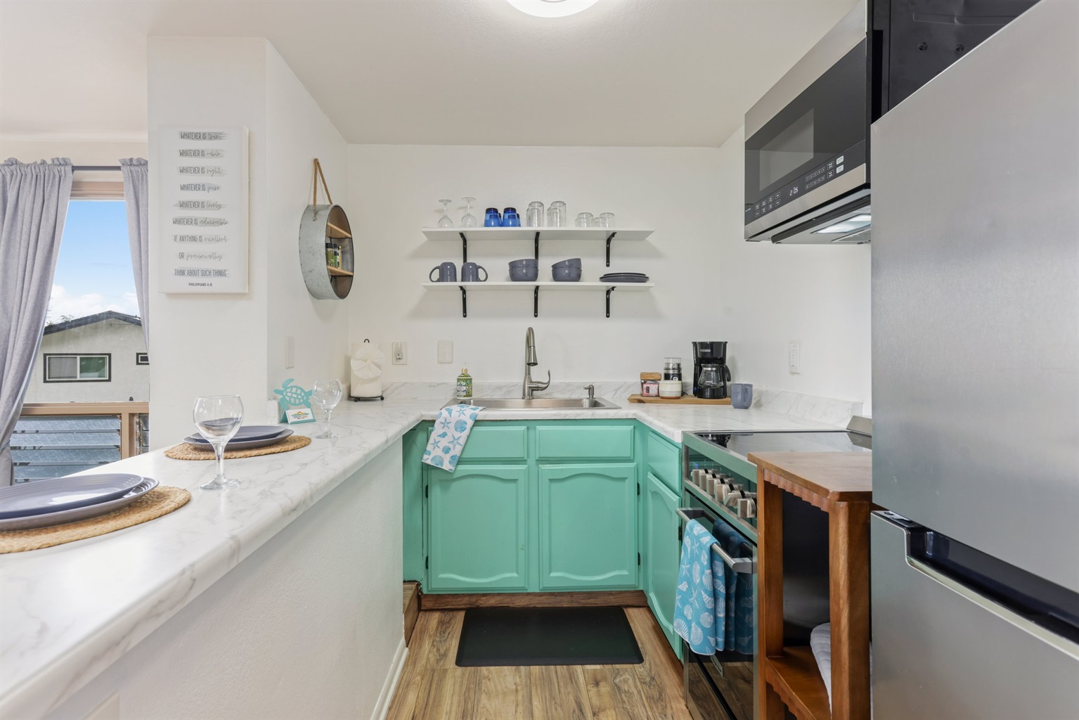 Fully Equipped kitchen with electric stove