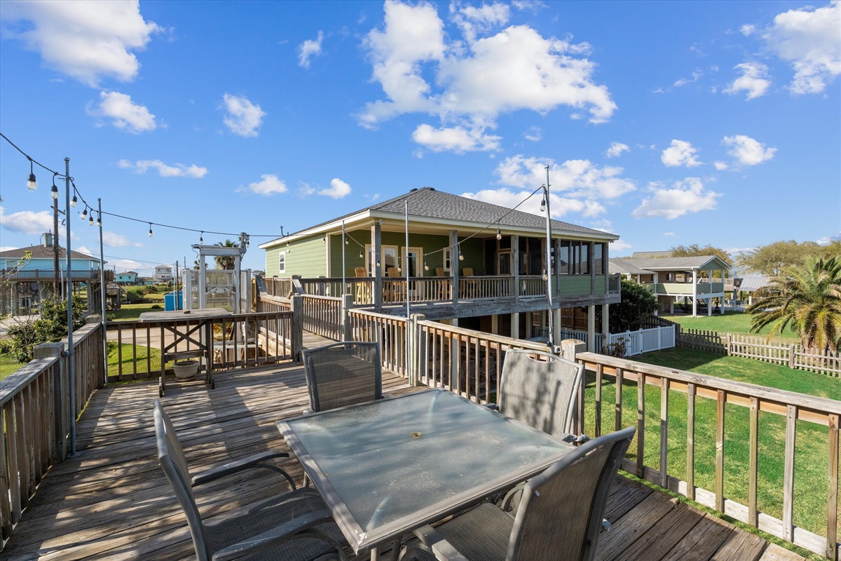 e8f0d0e8f6bd4fdeb79b3c2a9ab9e7ab Large | Beachhouse | Texas | TX | Vacation Homes | Galveston | Crystal Beach | Kokomo | Breezy Days | Beachfront Elegance | Sunrise Serenity | Southern Sands Property Management, LLC