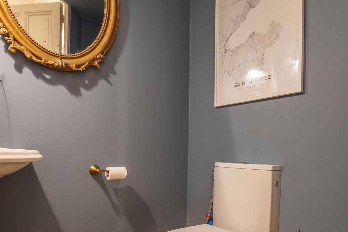 Independent Toilet