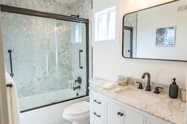 Upstairs Shared Bathroom