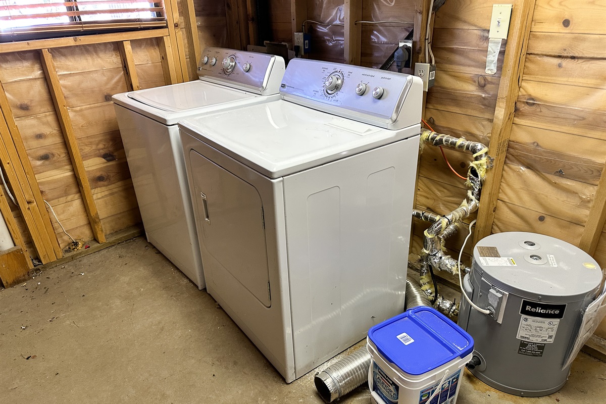 Full-size washer & dryer available in garage