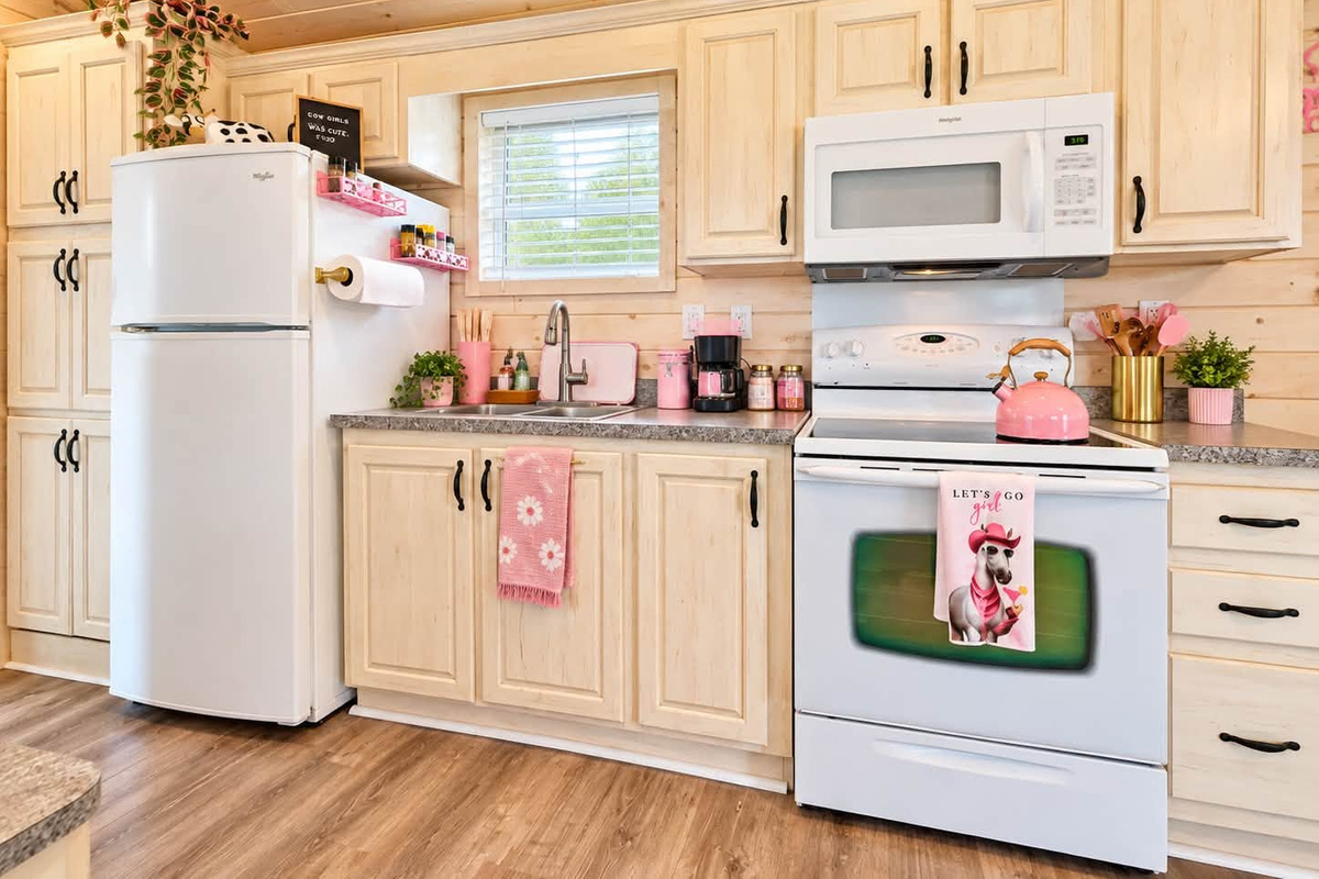 Full kitchen perfect for making meals