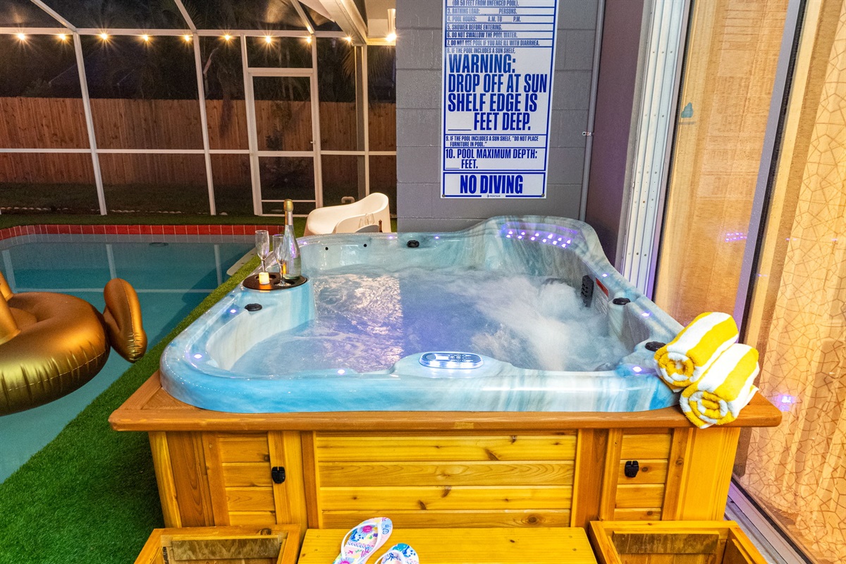 This cozy, heated spa is the cherry on top of your luxury getaway—perfect for sipping a drink or stargazing in comfort.
