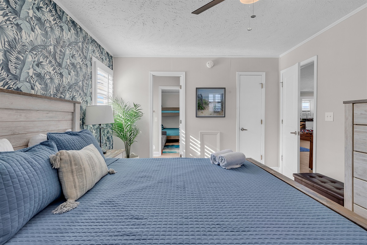 4th bedroom with access to jack-and-jill bathroom.