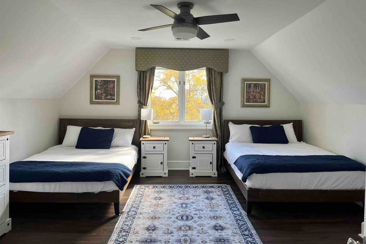 Bedroom #8 - 2 Queen Beds