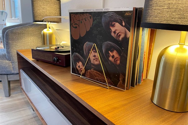 Check out this new amenity, an awesome record player with vintage vinyl from our favorite local shop in town called Output records! This record player is also Bluetooth capable to stream your own music. The house has excellent acoustics! 