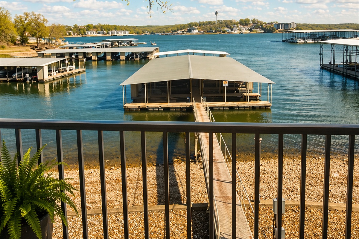The Calm Retreat: Community Dock with a slip for your boat