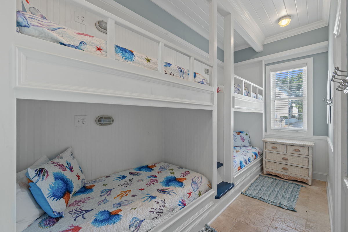 Bunk Room, 4 twins
Connected to downstairs King Bedroom