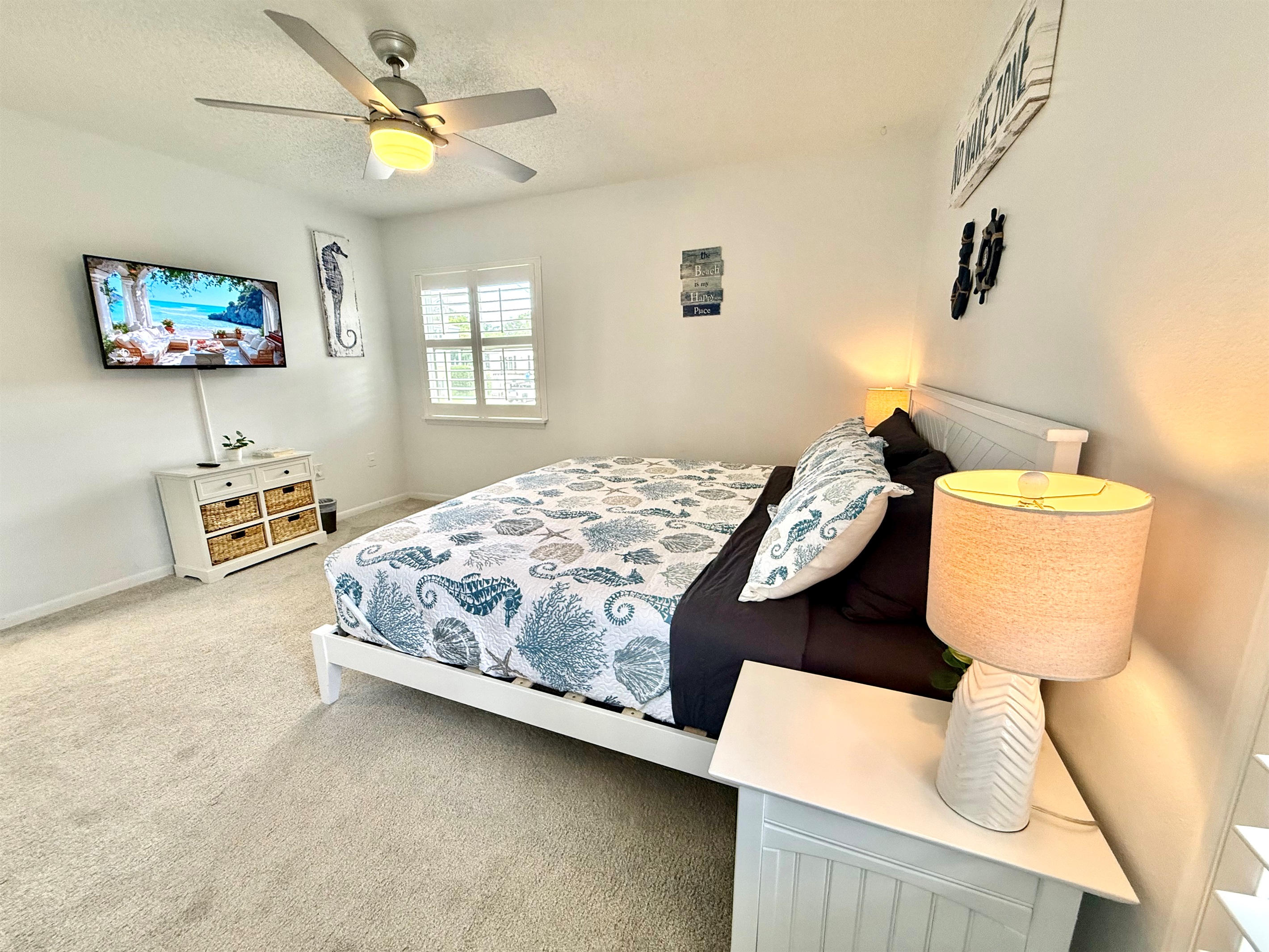 Spacious and light-filled, this king suite invites you to fully relax.