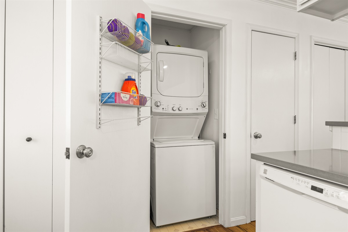 Laundry Closet | Washer and Dryer