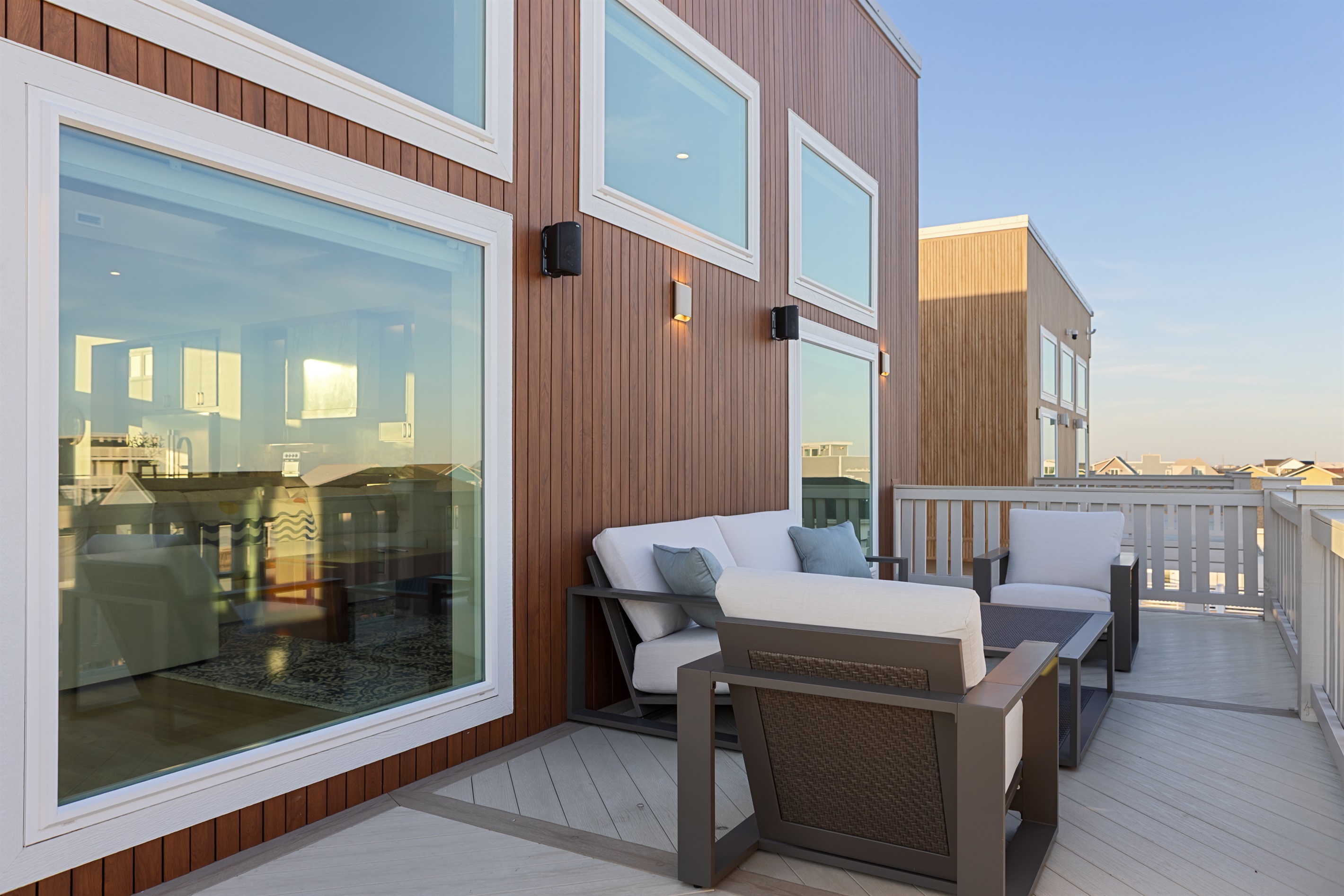 4th floor living and outdoor lounging