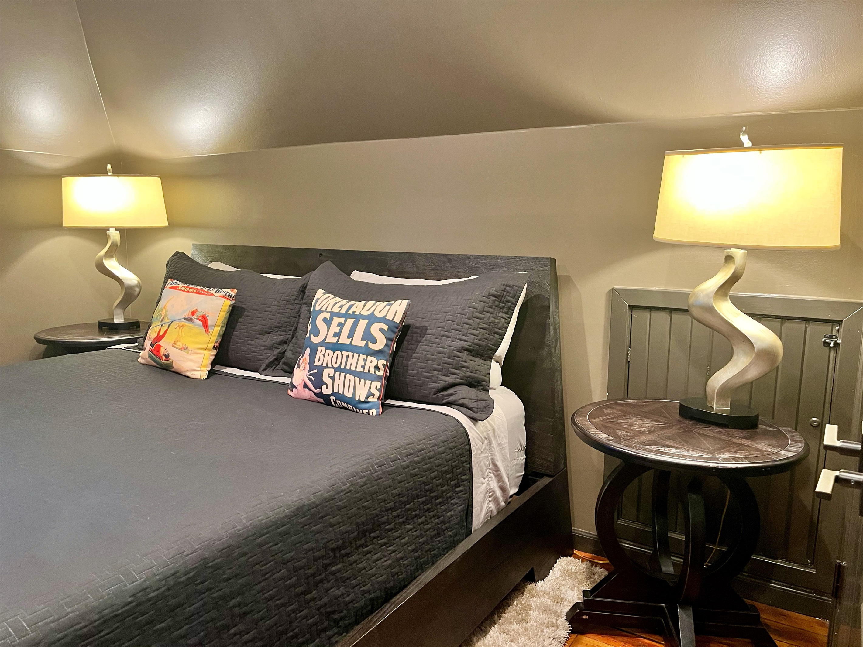 Rear bedroom: California King Bed