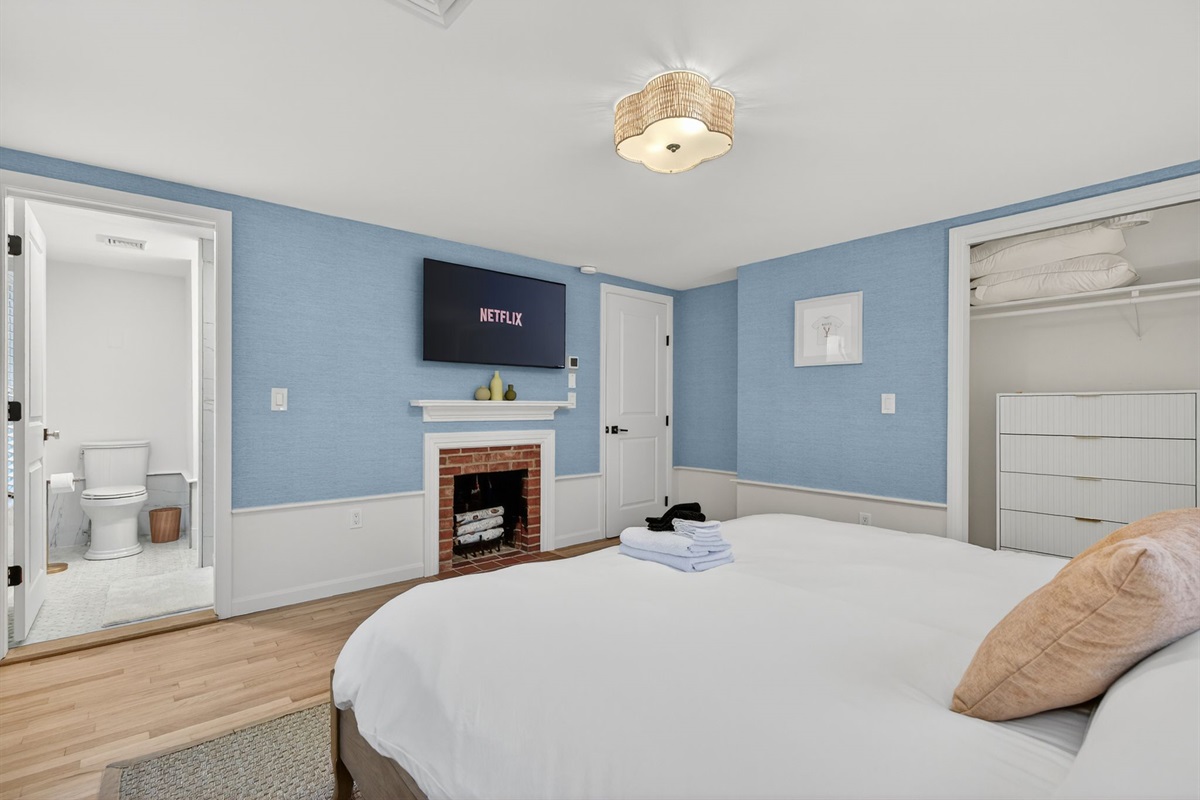 Primary Bedroom En-Suite