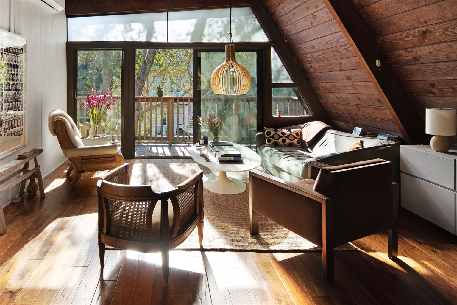 "Your Cozy Corner: A Living Room Steeped in Hollywood History"