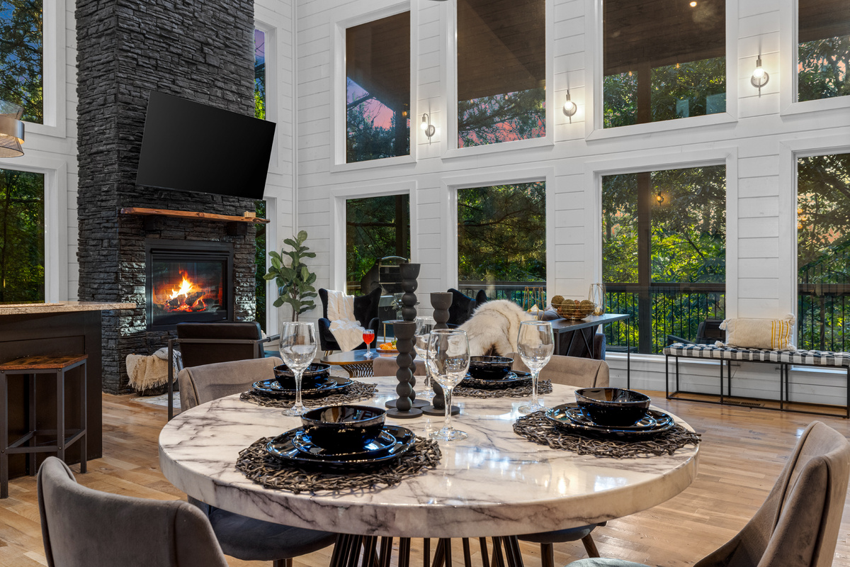 A dining table for four designed for simple, shared meals and easy conversation throughout your stay. ✨