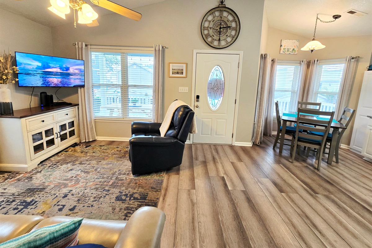 Living Room/Dining