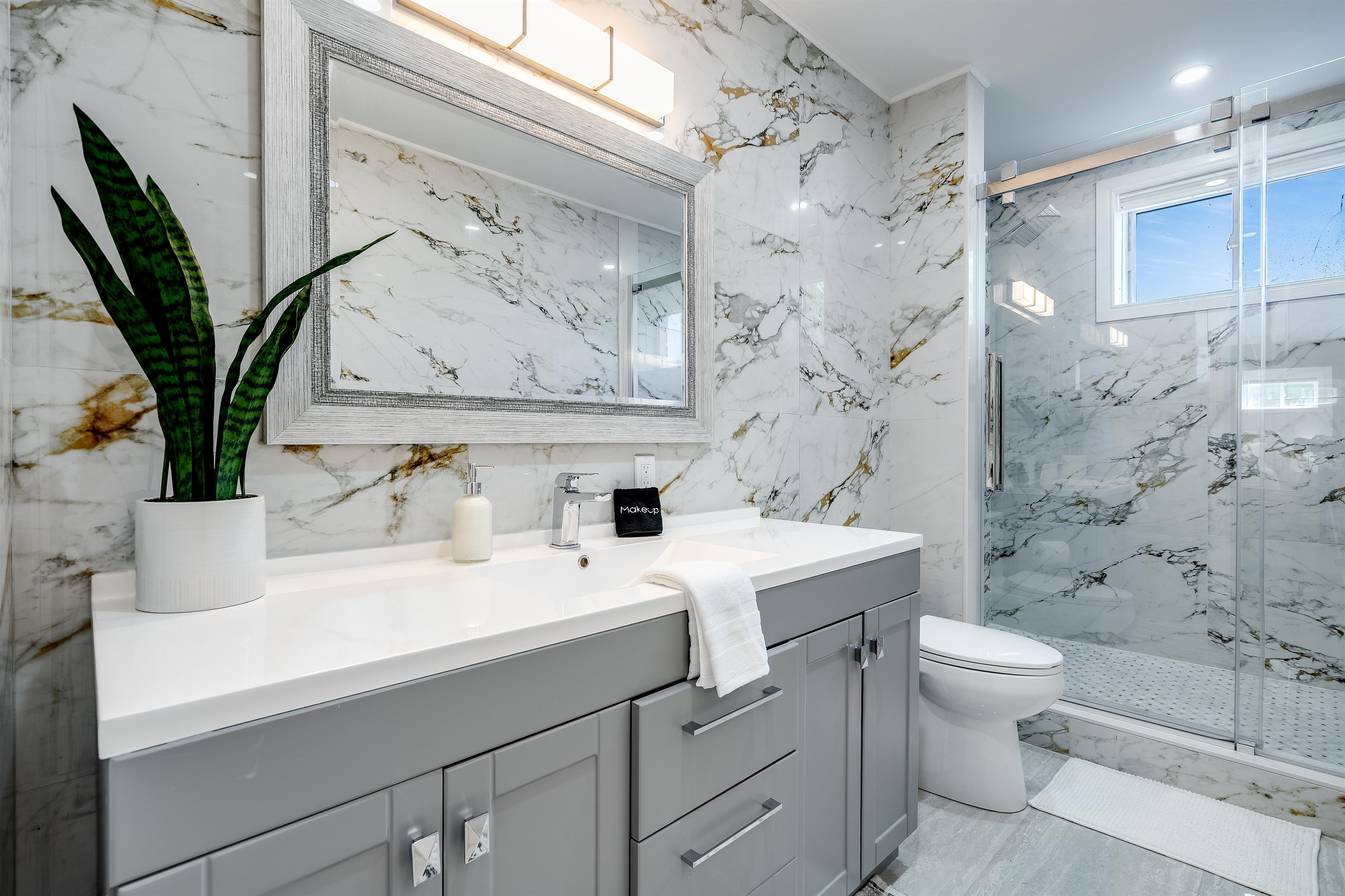 A bathroom where glamour meets calm.