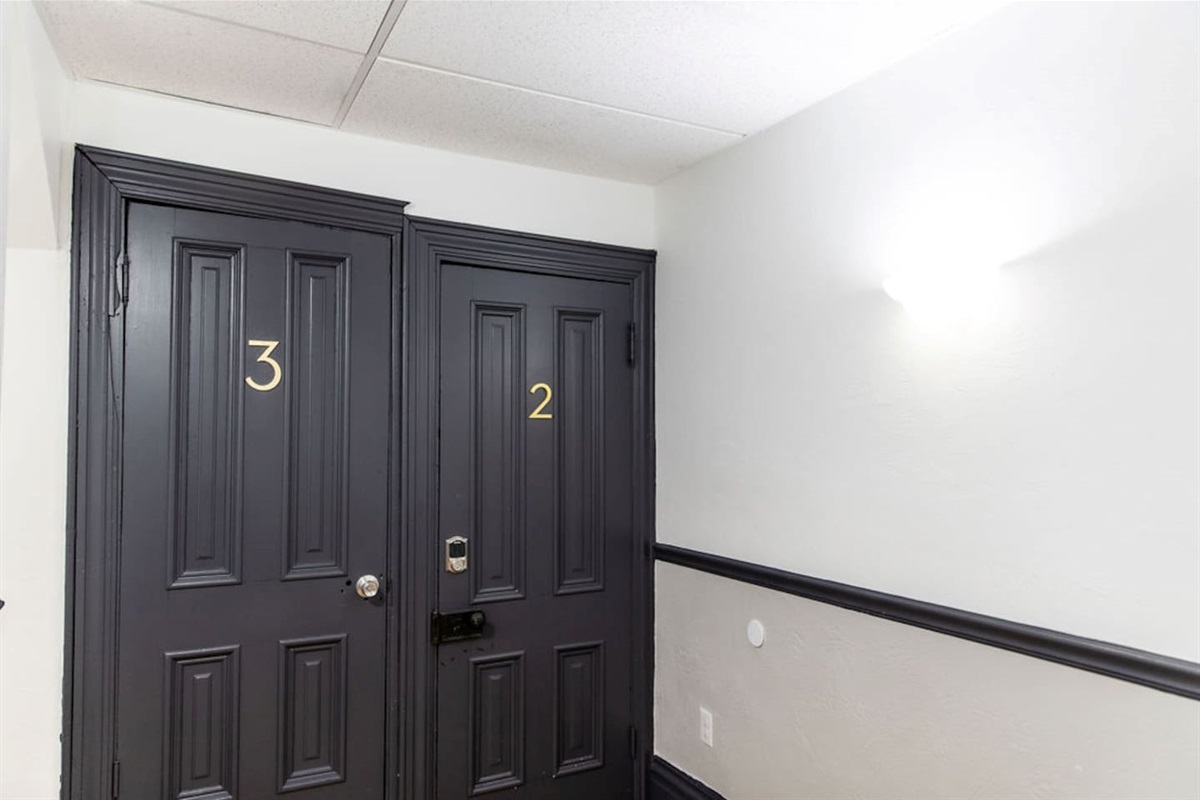 Apartment #3 is entirely yours for the stay. The apartment is in a secured building up 2 flights of steps! 