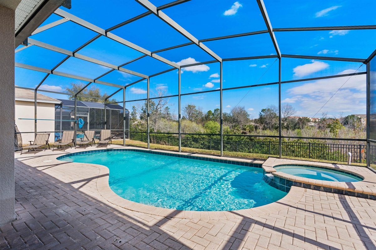 Enclosed pool and spa with no rear neighbors