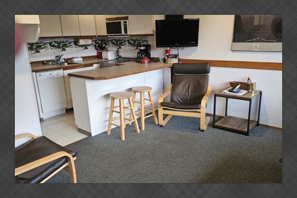 Breakfast nook area next to kitchen. 