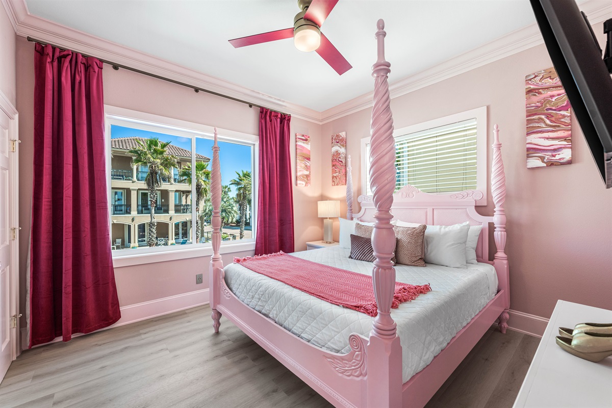 King Suite | Second Floor