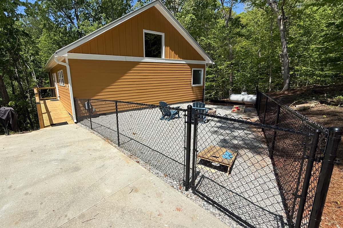 Fenced Area for your Pets - a safe and luxurious getaway for the whole family!  Photo added when fence installed.