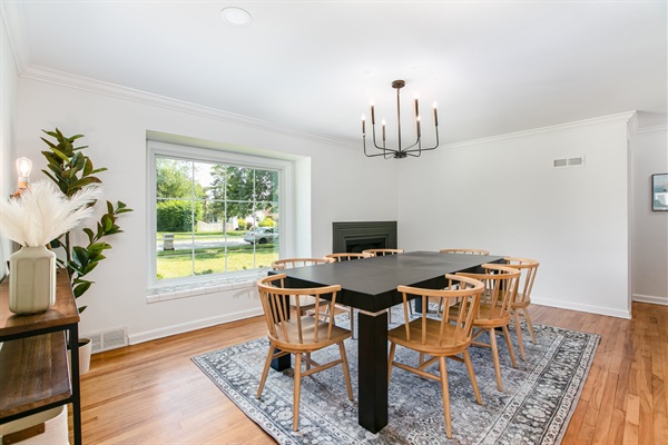 Cozy, Freshly Updated 3BR Home 5 Min from ND, photo 8