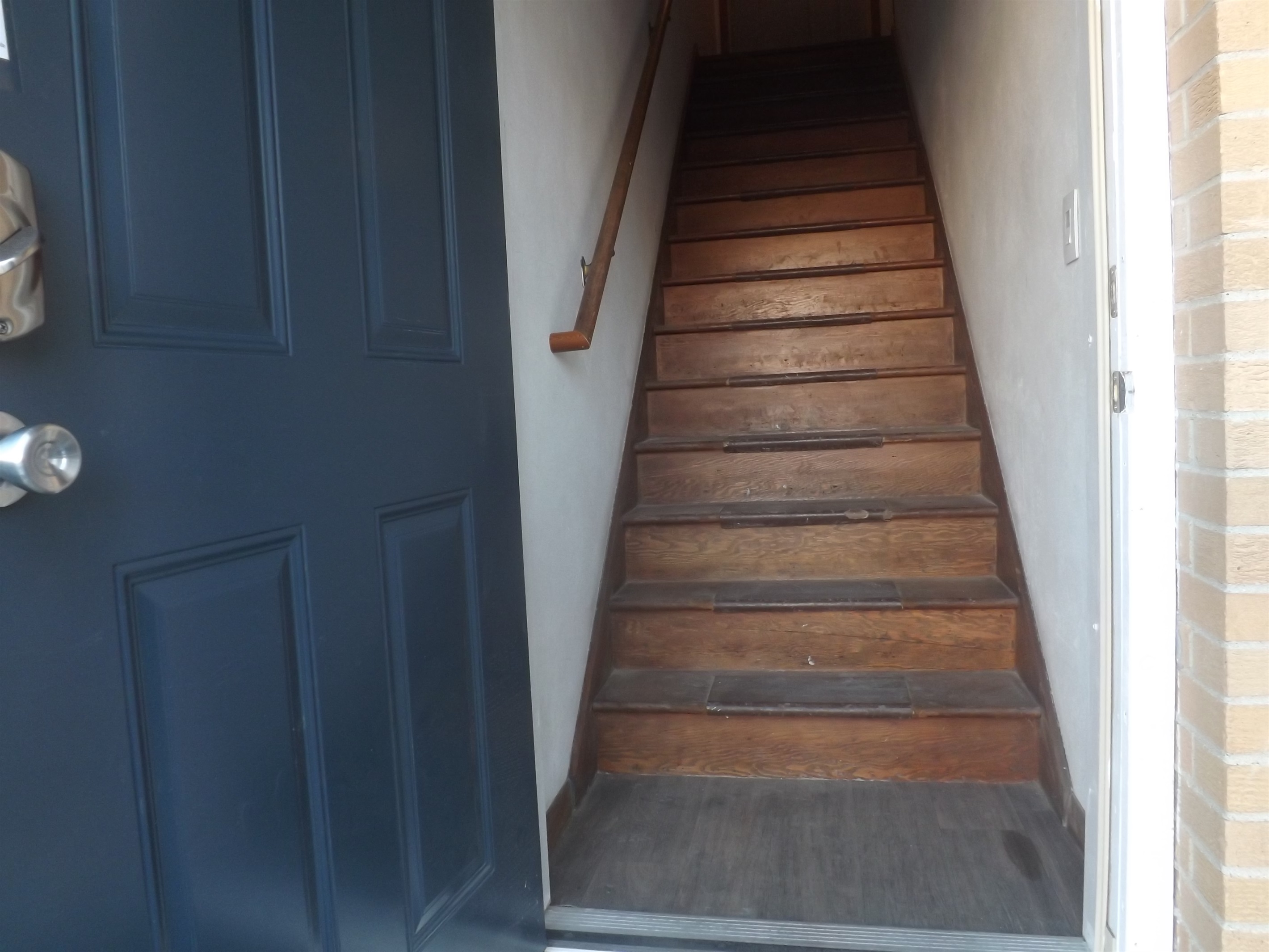 Full flight of steps to get upstairs to the unit.