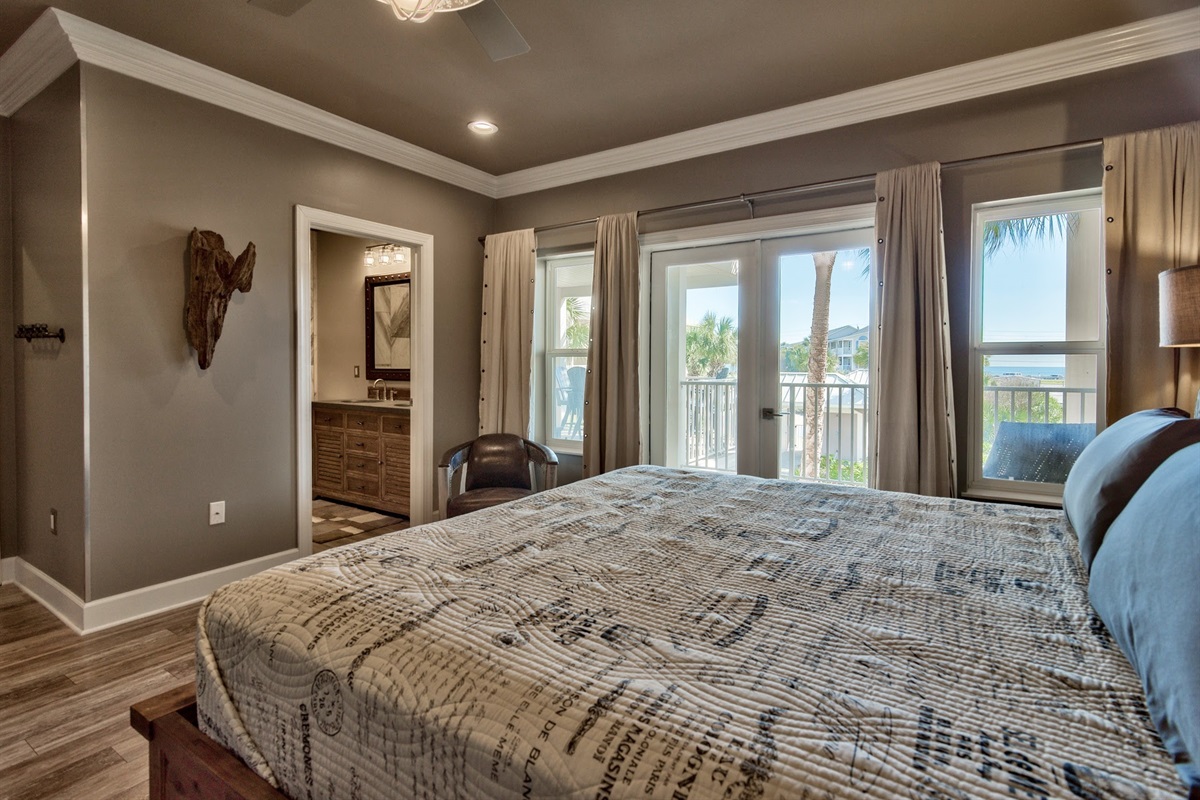 Master King with balcony and ensuite
