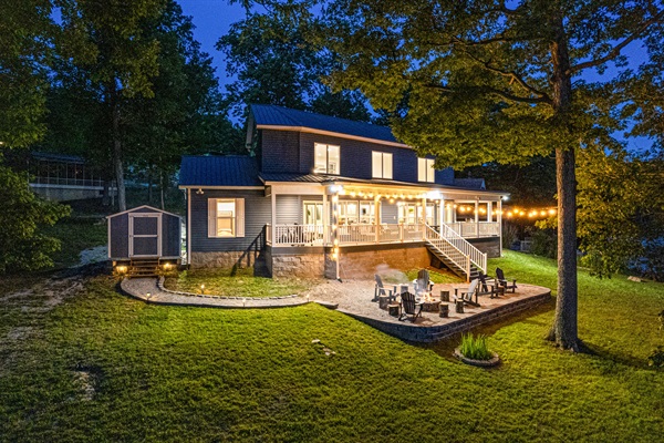 The perfect end to your day awaits – whether on the covered porch or roasting marshmallows at the fire pit.