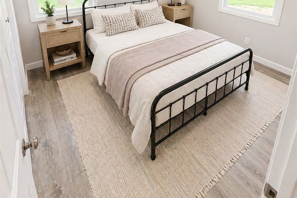 Bedroom 1 Queen