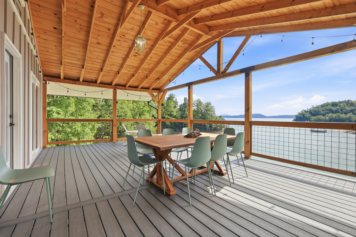 Main level outdoor space