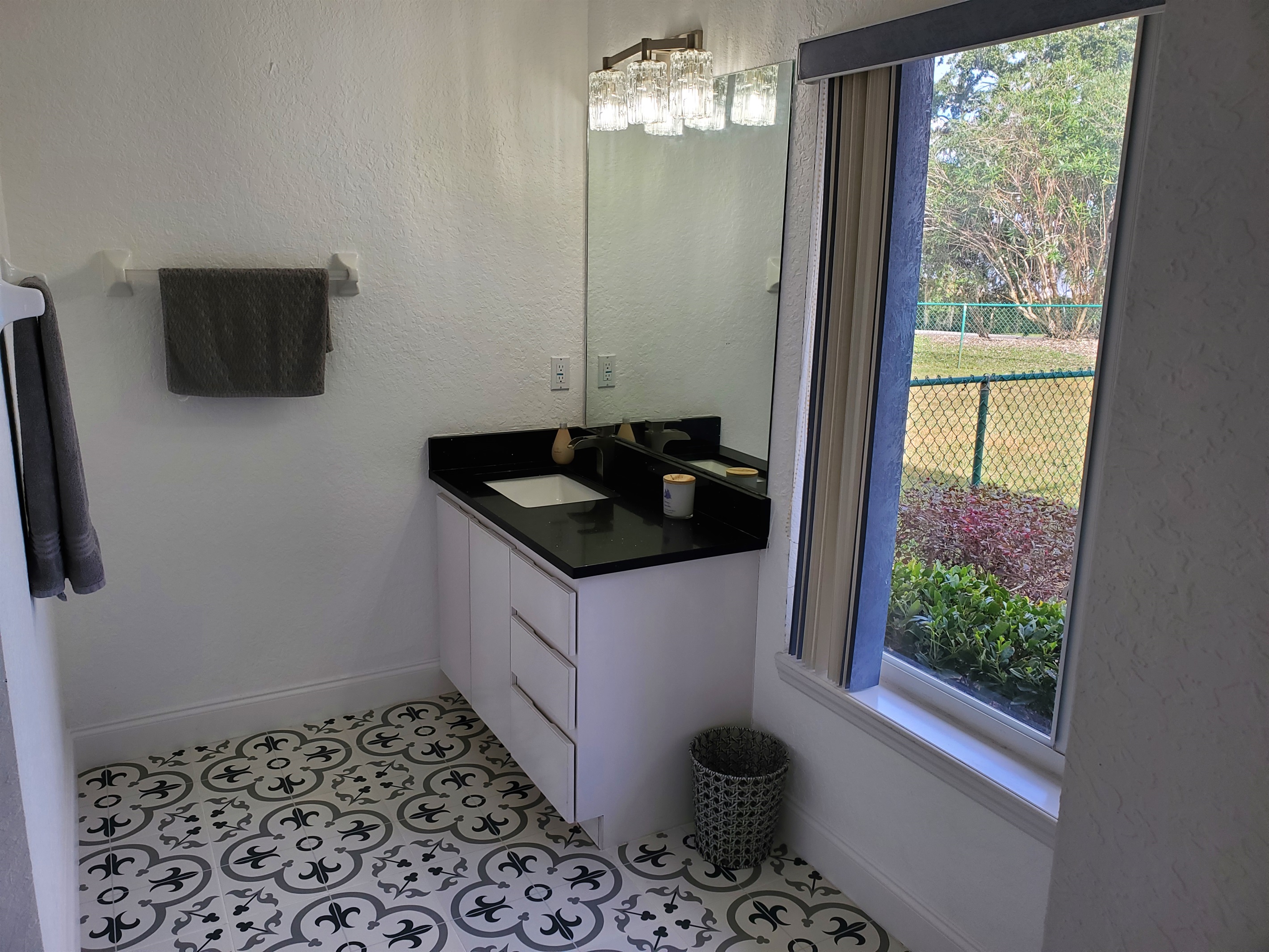 2nd Queen private bathroom with walk in shower