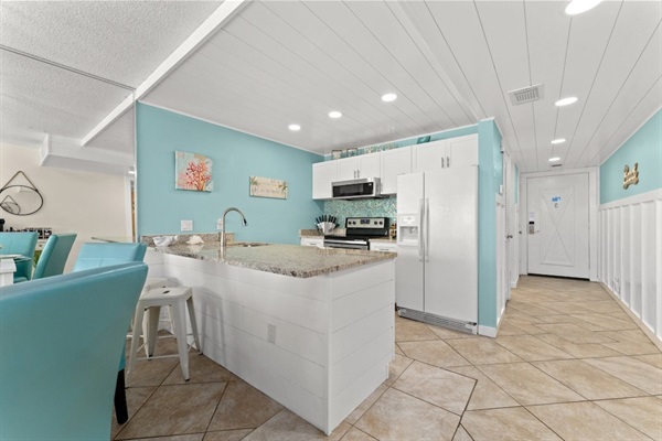 Plenty of room to cook that seafood stockpot of deliciousness. 