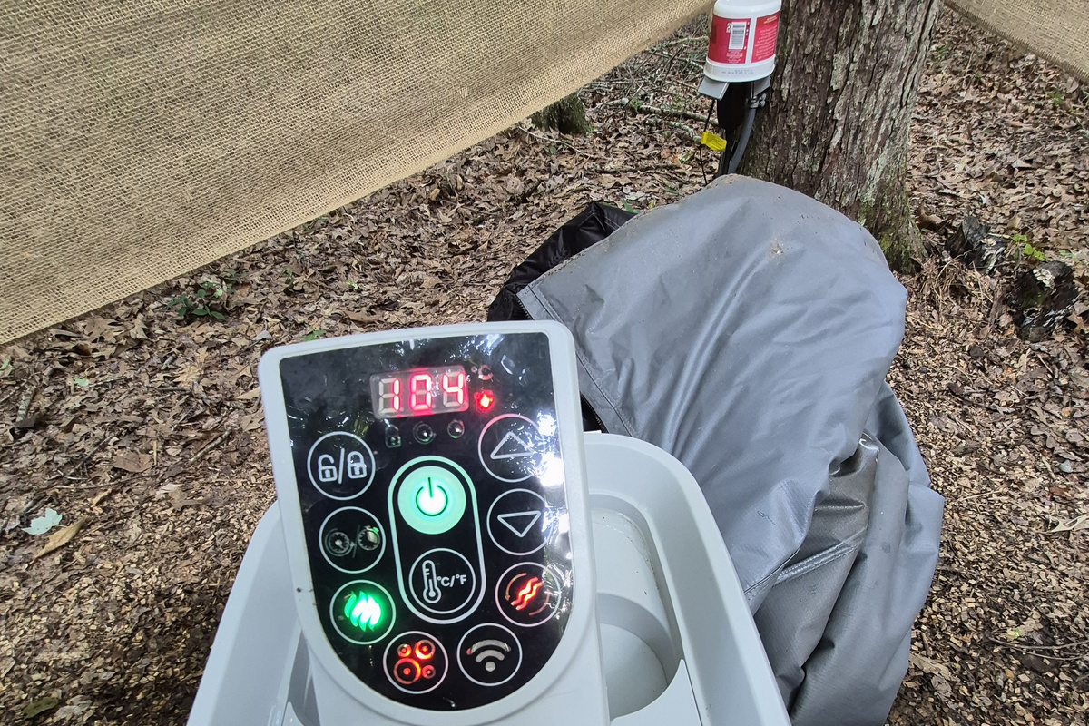 Easy intuitive controls and a Max temp is 104