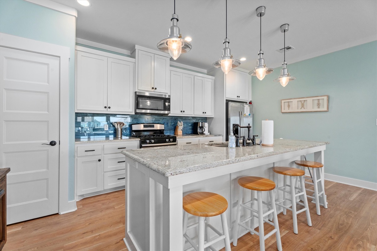 e9becb1dc7924fcba9d212effbc0422e Large | Beachhouse | Texas | TX | Vacation Homes | Galveston | Crystal Beach | Kokomo | Breezy Days | Beachfront Elegance | Sunrise Serenity | Southern Sands Property Management, LLC
