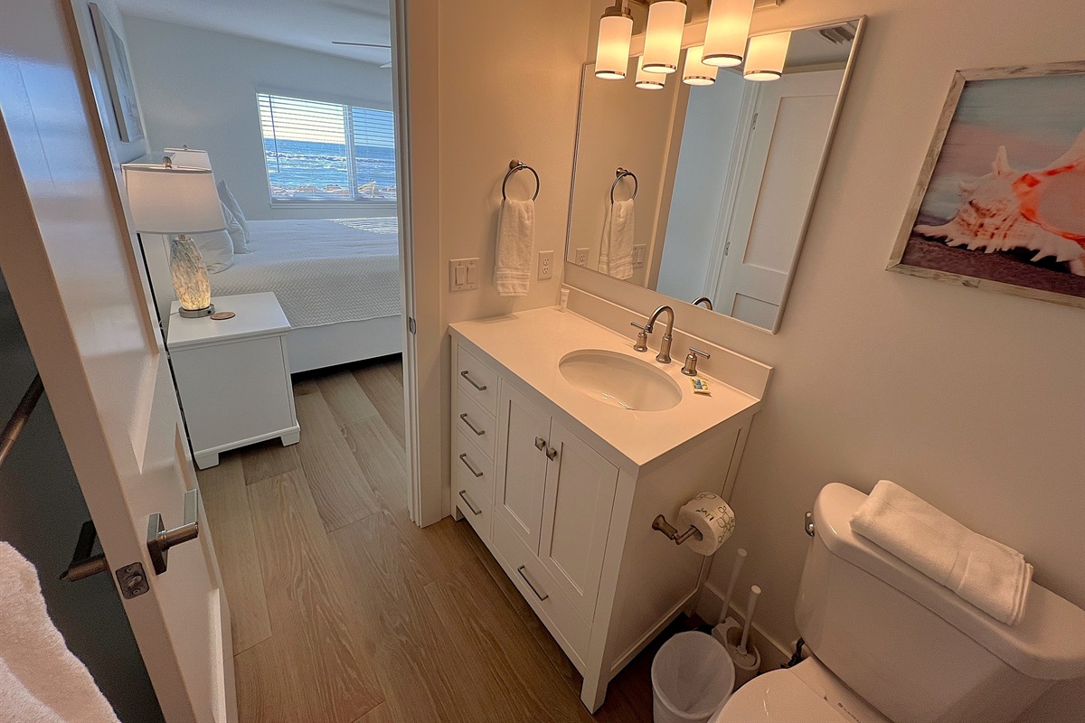 Master ensuite bath and view of the Gulf