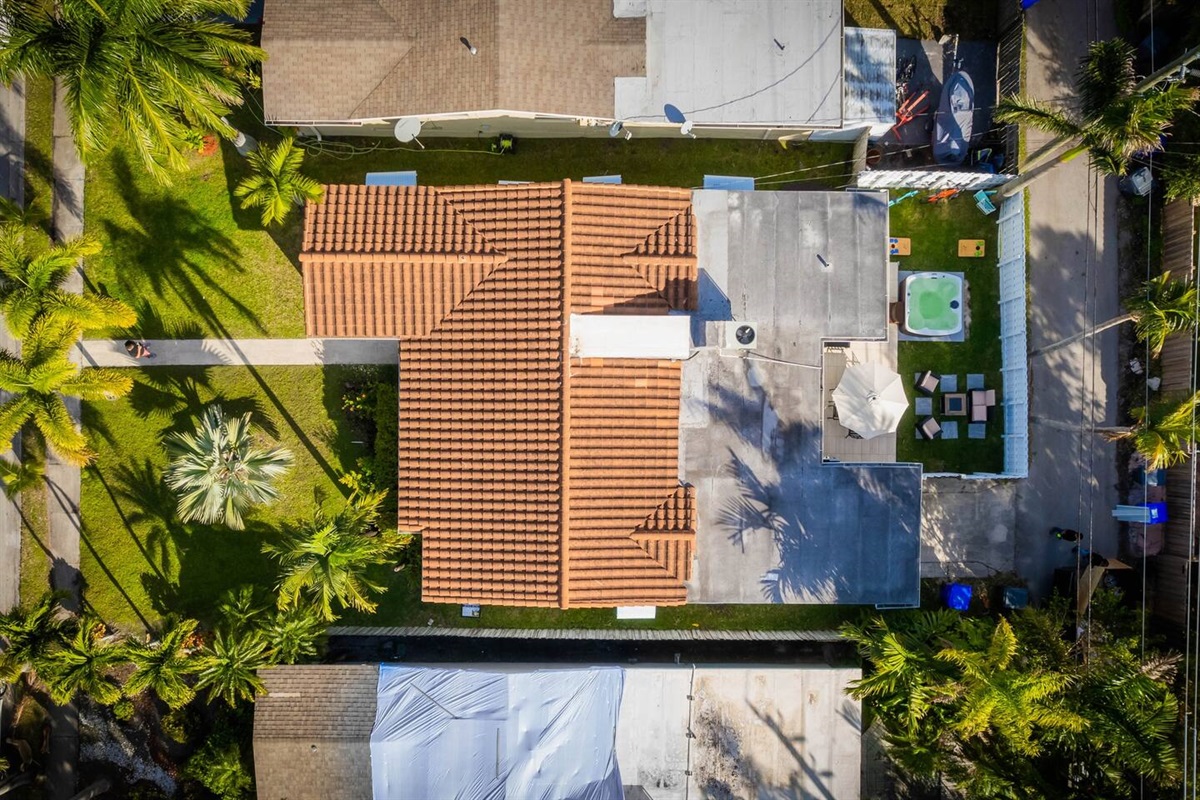 Just a 5 minute walk to Hollywood Beach Boardwalk is this lovely Bungalow tucked in a safe family-friendly neighborhood