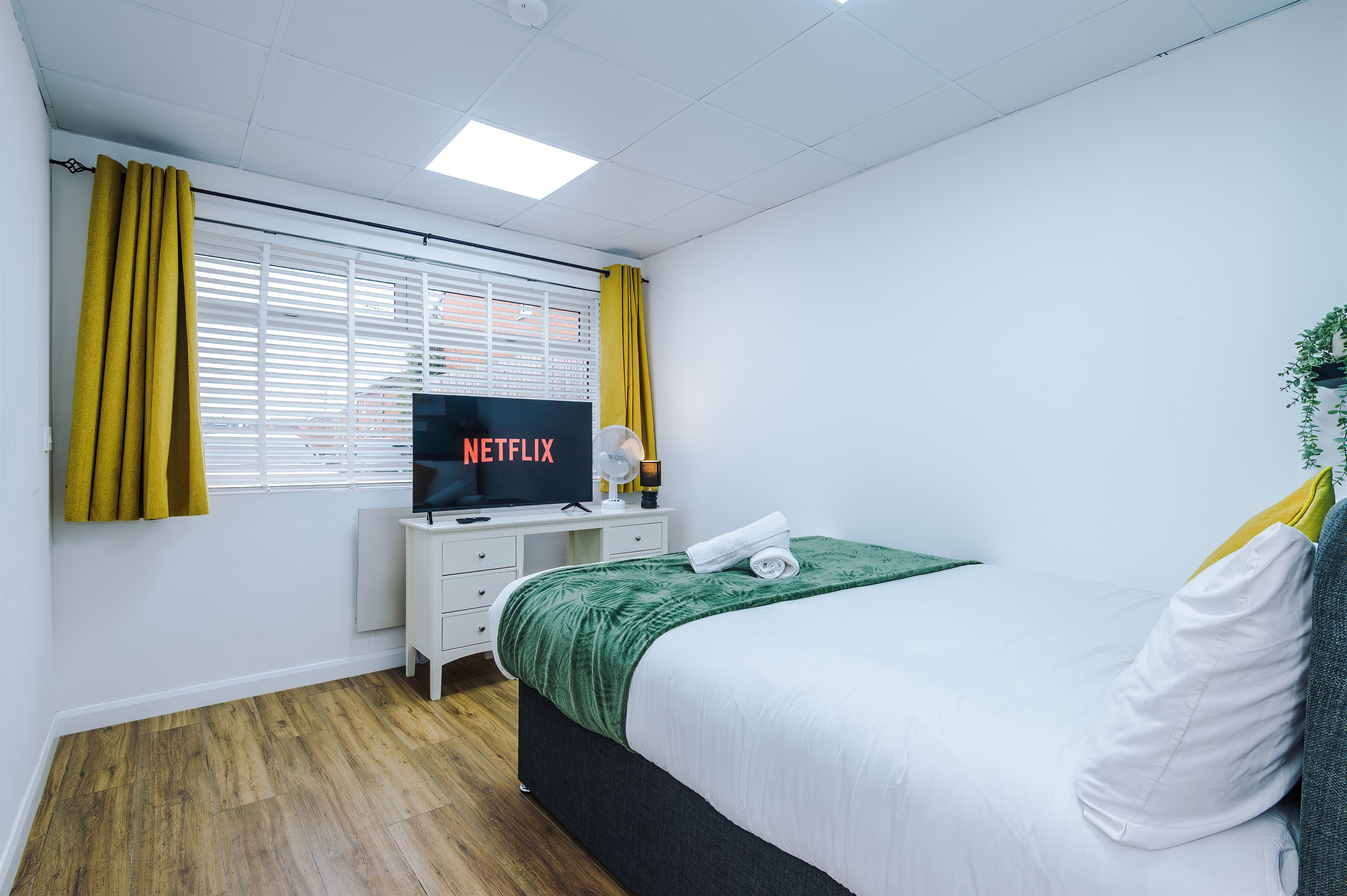 Bedroom 5 (Annex) benefits from a hotel comfort King sized bed which can be arranged into 2 single beds, ensuite and a smart TV with fast free WiFi throughout 