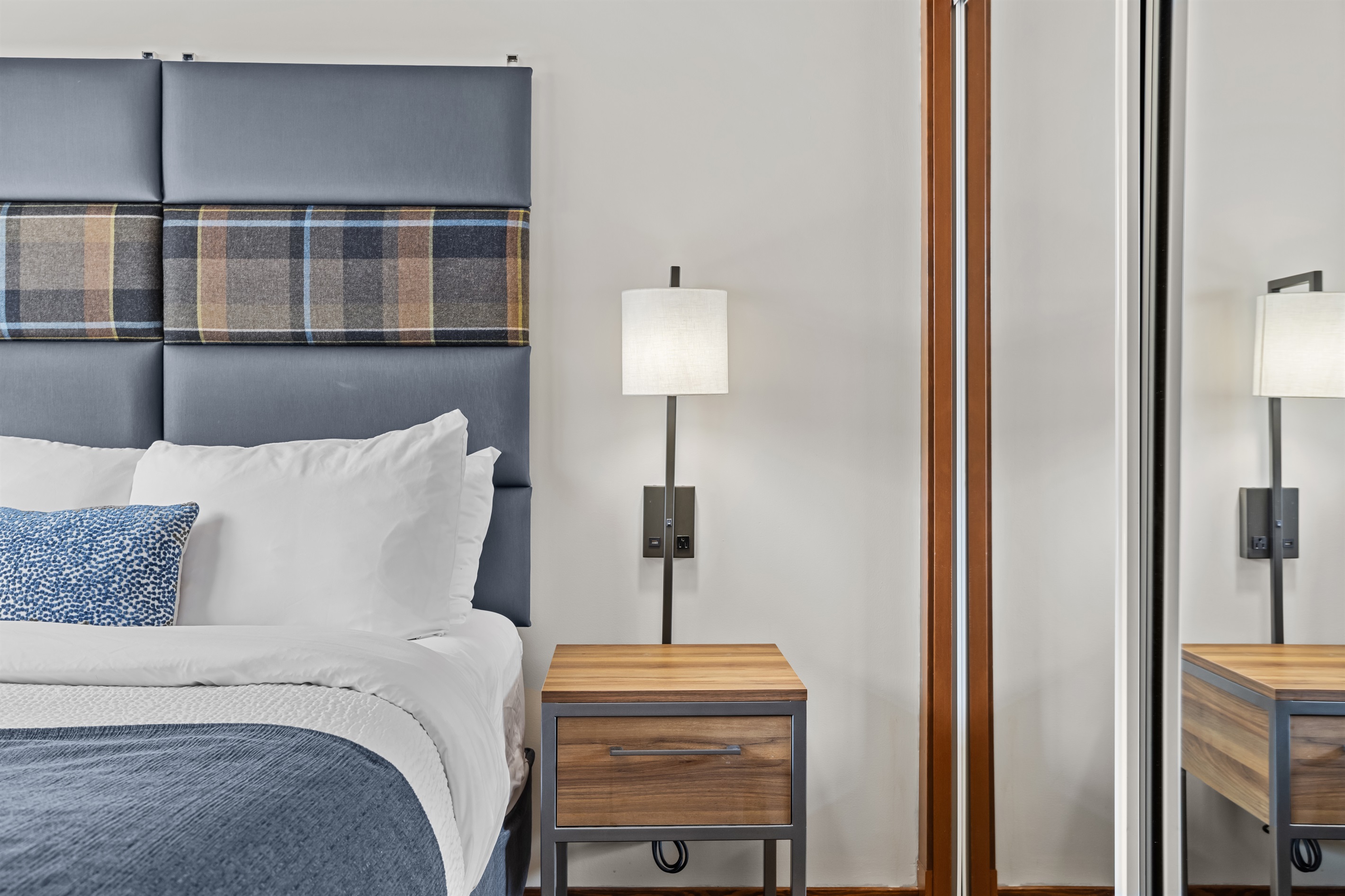 Queen Bedroom