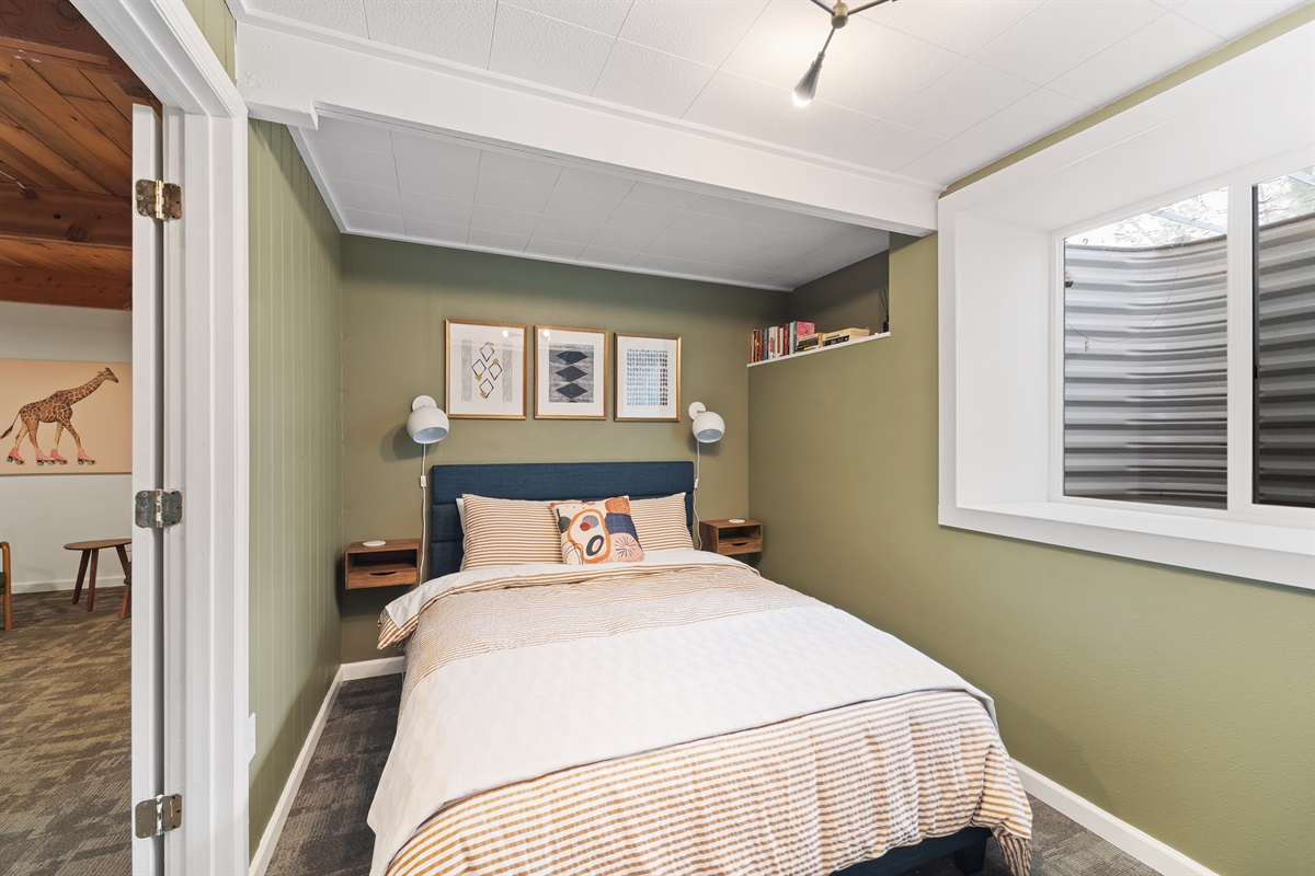 Queen Bedroom #2, lower level. 
