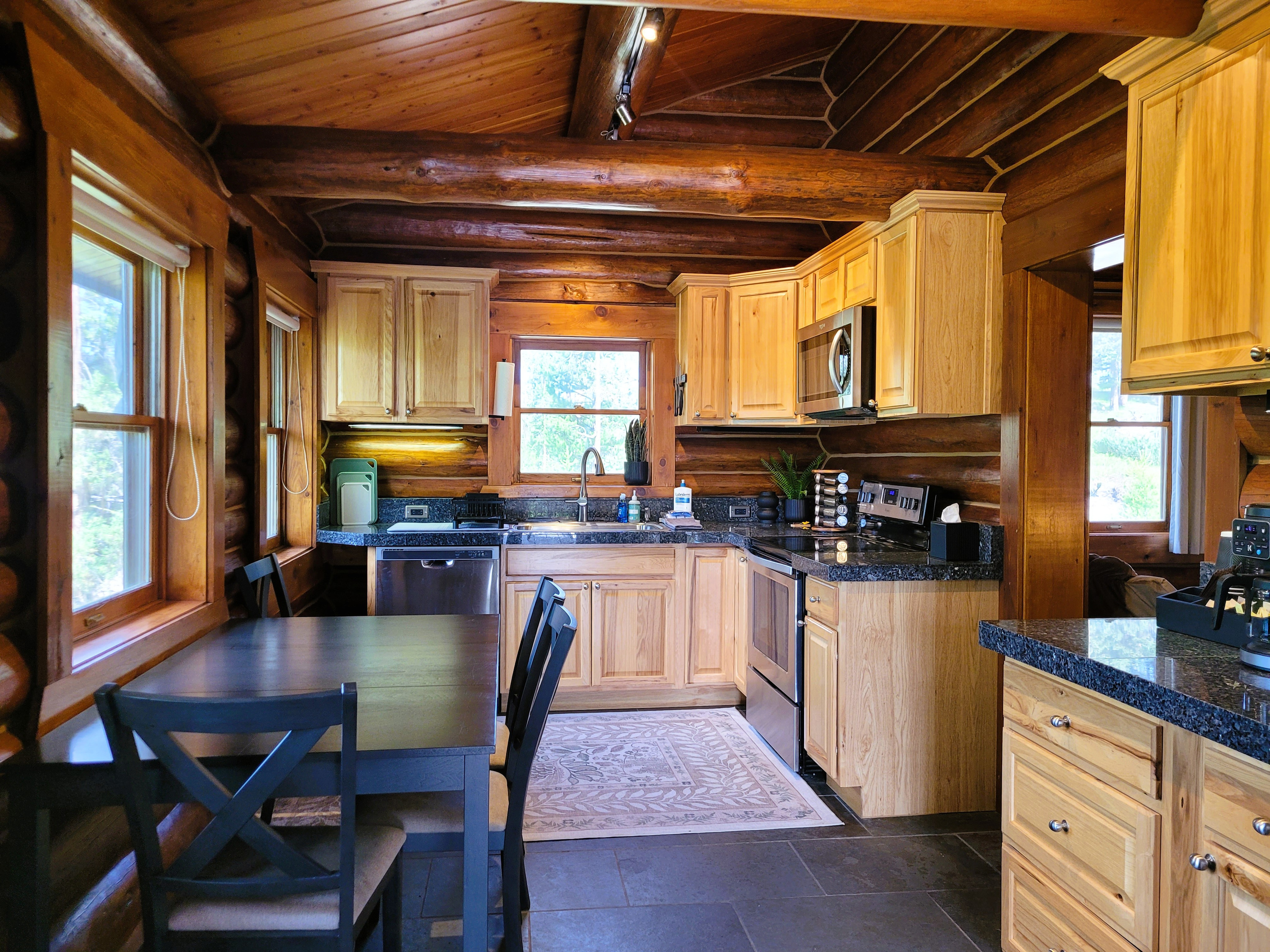 Everything you need for a quiet breakfast or a cozy dinner in