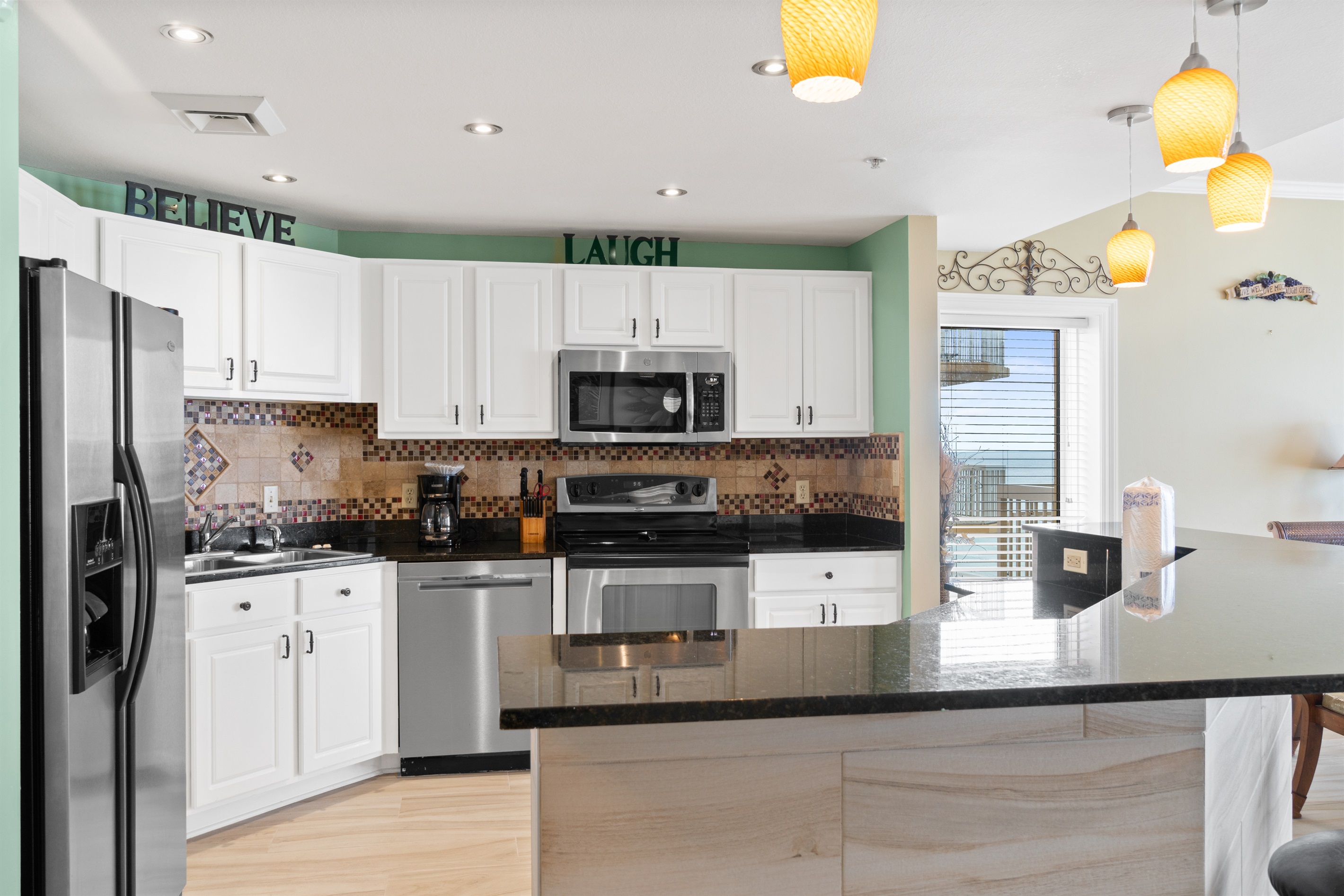 Lots of room in this kitchen