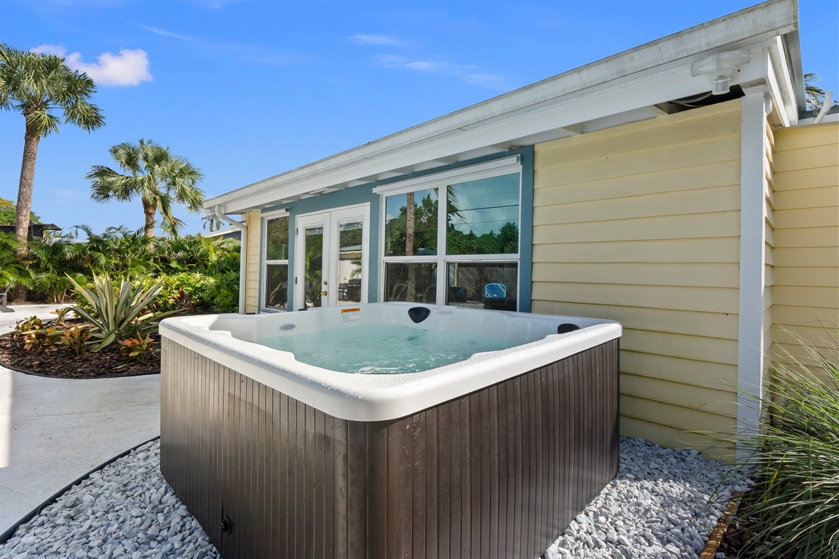 Hot tub just outside the door!
