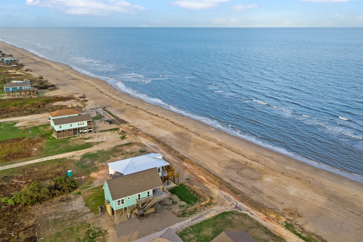 ea05dad9089d4047a62e15b3e9f368d8 Large | Beachhouse | Texas | TX | Vacation Homes | Galveston | Crystal Beach | Kokomo | Breezy Days | Beachfront Elegance | Sunrise Serenity | Southern Sands Property Management, LLC